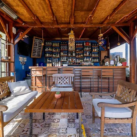 Gold Coast Hostel *